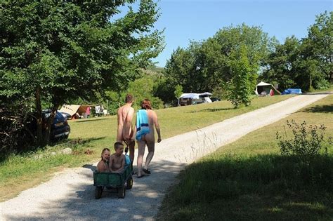 camping nude|Photos des campings naturistes en France 